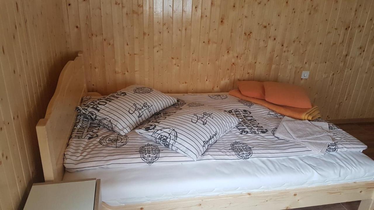 Вілла Casa La Lepe Rosia Montana Екстер'єр фото